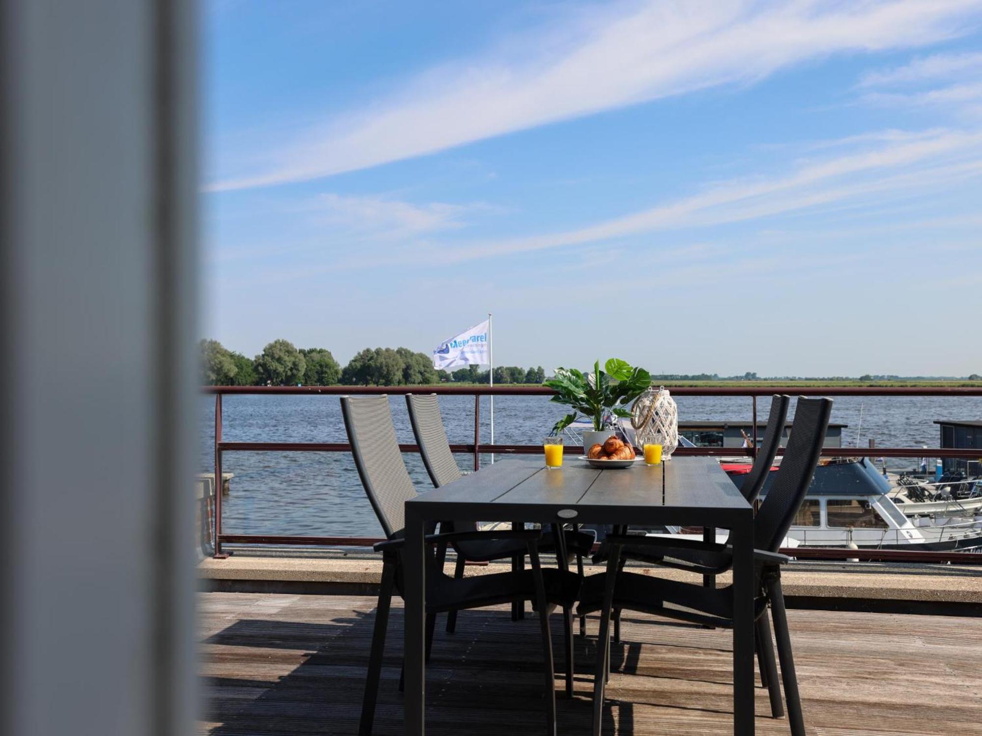 Penthouse Uitgeest Exterior foto